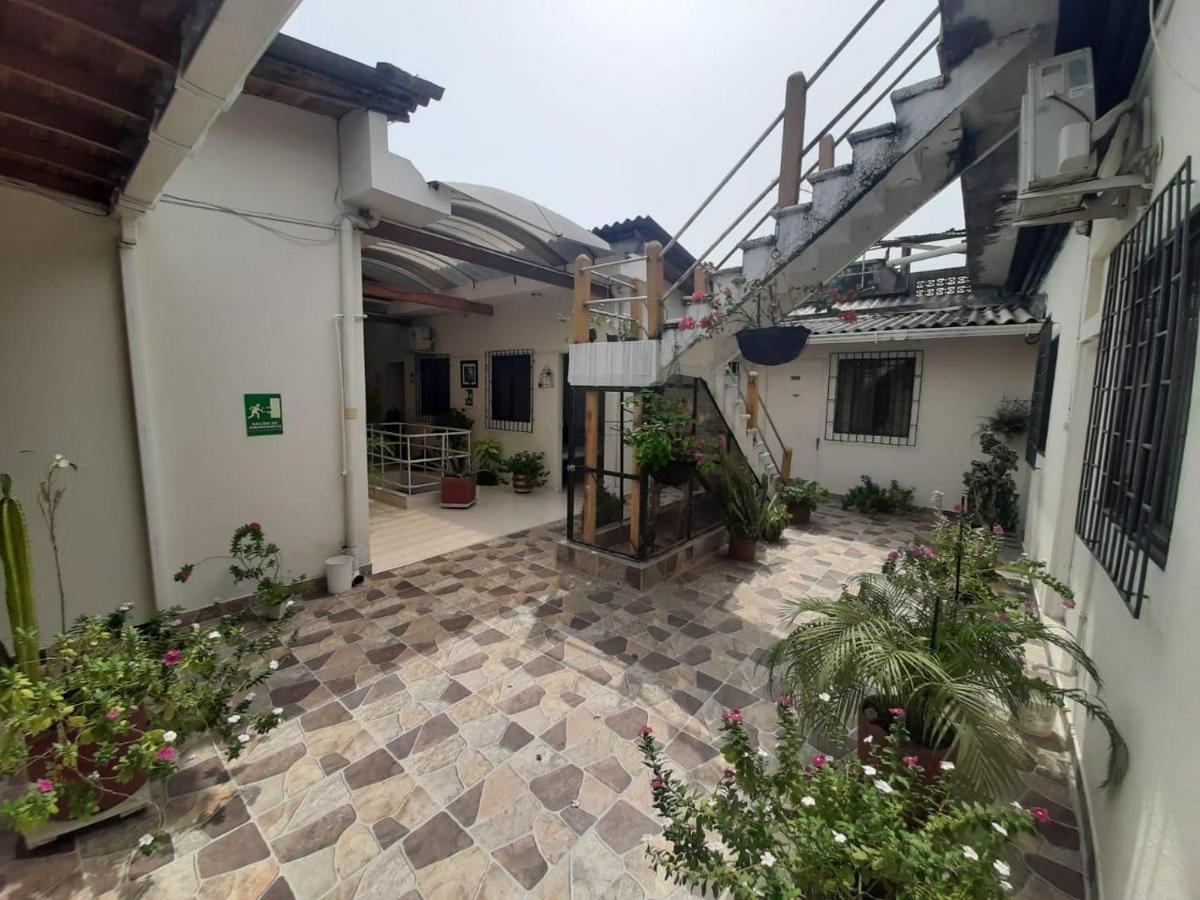 Hotel Anita Puerto Berrio Buitenkant foto